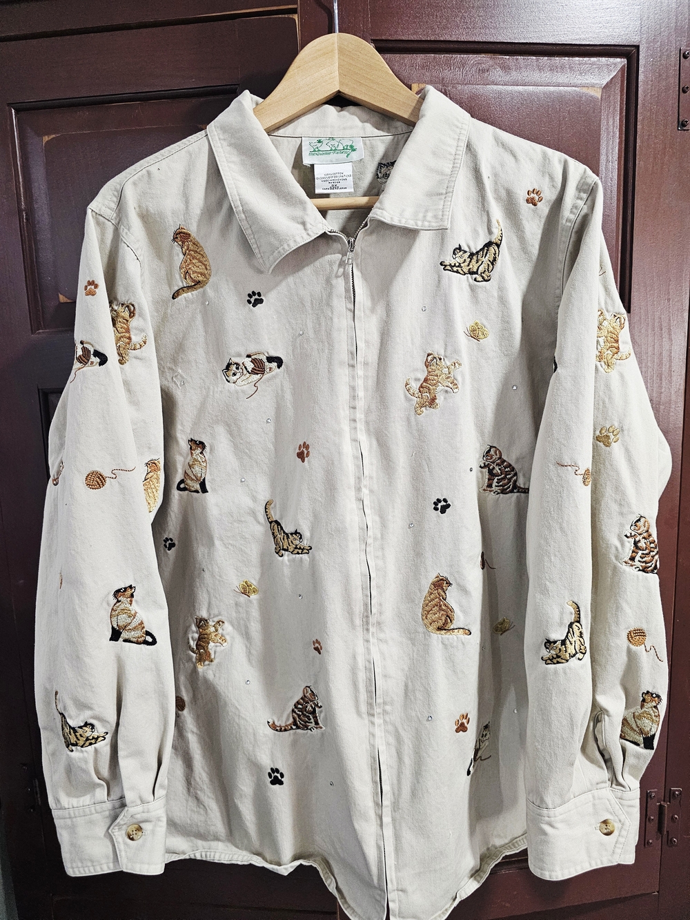 Quacker Factory Beige Cat Embroidered Zip-Front Shirt Jacket